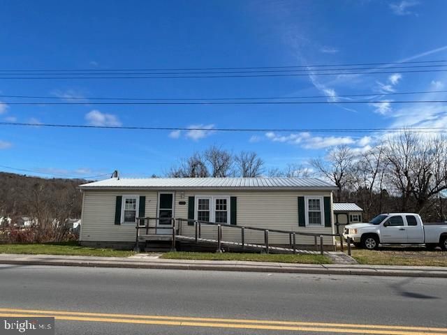 211 N MAIN ST, Yeagertown, PA 17099