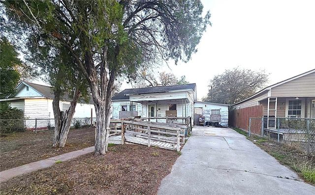 515 E Henrietta Ave, Kingsville, TX 78363