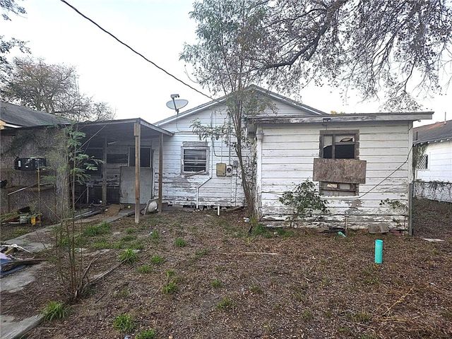 515 E Henrietta Ave, Kingsville, TX 78363