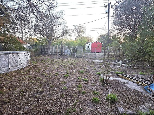 515 E Henrietta Ave, Kingsville, TX 78363