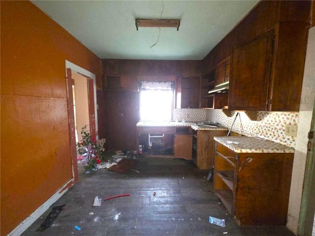 515 E Henrietta Ave, Kingsville, TX 78363