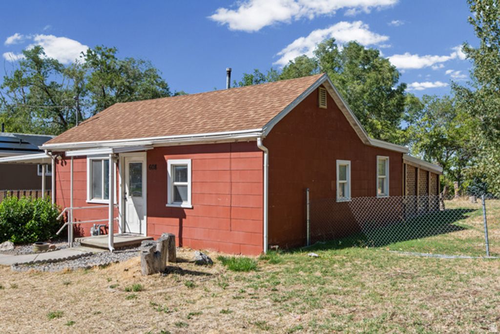 608 S 1000 E, Clearfield, UT 84015 — photo 3