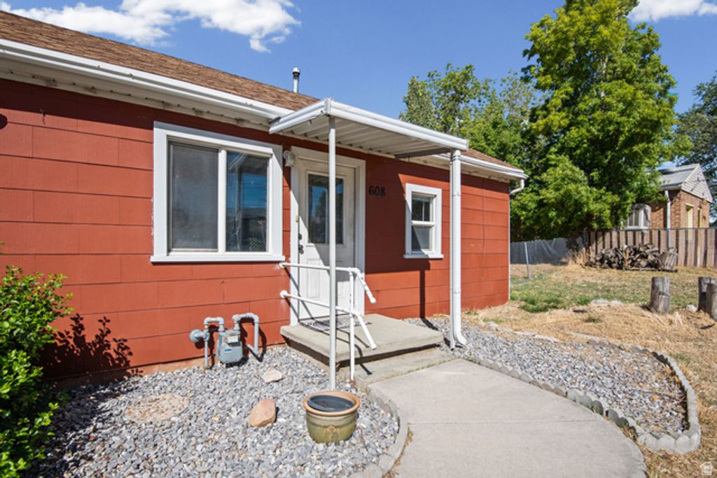 608 S 1000 E, Clearfield, UT 84015 — photo 4