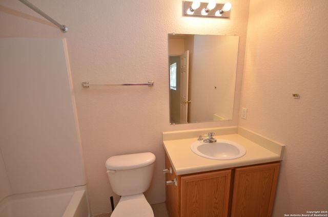 8915 Maverick Draw, San Antonio, TX 78250