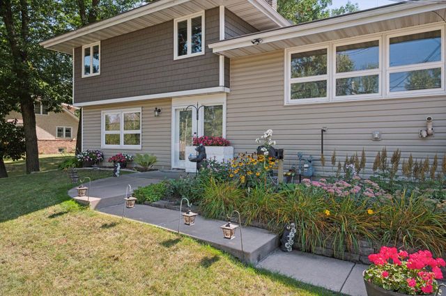 4415 Victoria Street N, Shoreview, MN 55126
