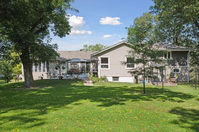 4415 Victoria Street N, Shoreview, MN 55126