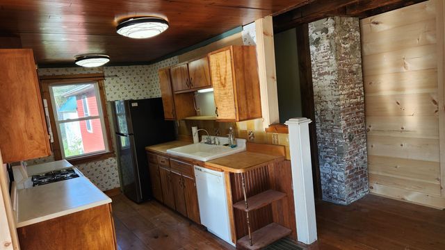 79 Lund Lane, Granby, VT 05840