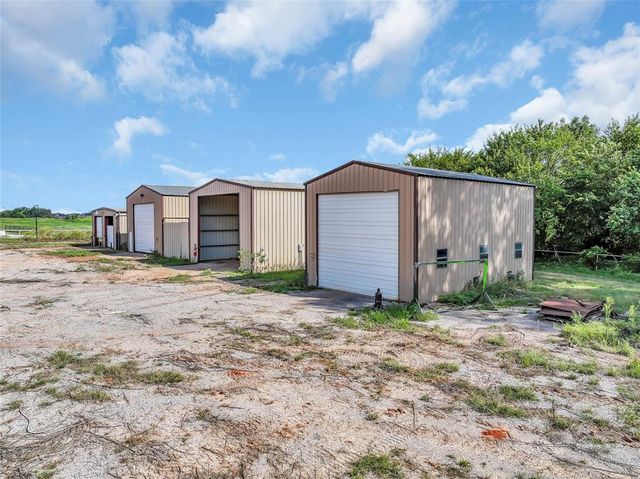 10910 N County Road 3010, Lindsay, OK 73052