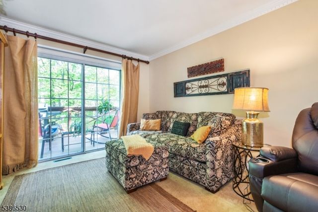 8 Tomahawk Dr, Wayne Twp., NJ 07470