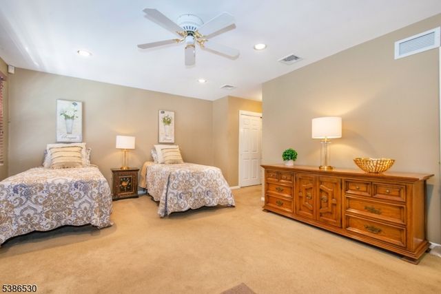 8 Tomahawk Dr, Wayne Twp., NJ 07470