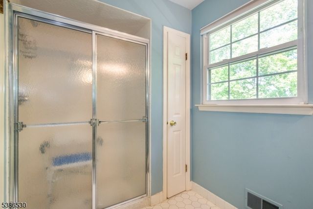 8 Tomahawk Dr, Wayne Twp., NJ 07470