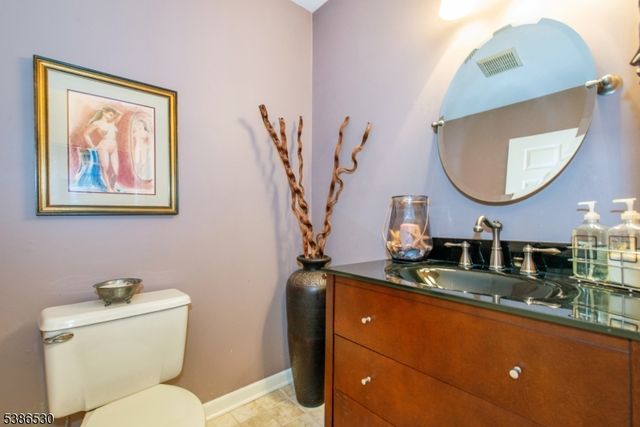 8 Tomahawk Dr, Wayne Twp., NJ 07470