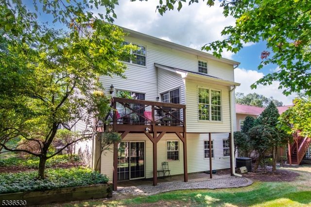 8 Tomahawk Dr, Wayne Twp., NJ 07470