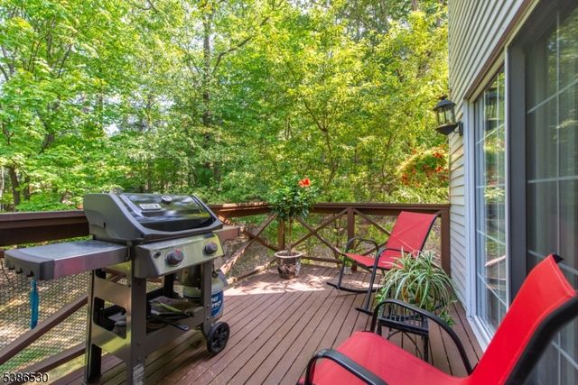 8 Tomahawk Dr, Wayne Twp., NJ 07470