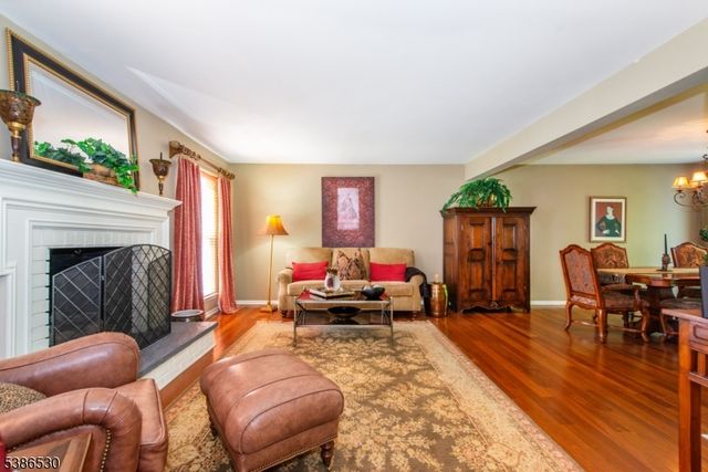 8 Tomahawk Dr, Wayne Twp., NJ 07470