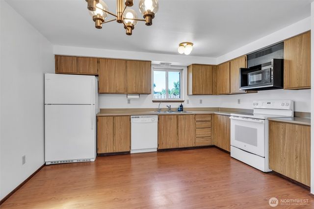 1204 31st St NE, Auburn, WA 98002