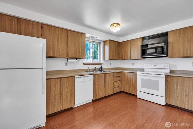 1204 31st St NE, Auburn, WA 98002