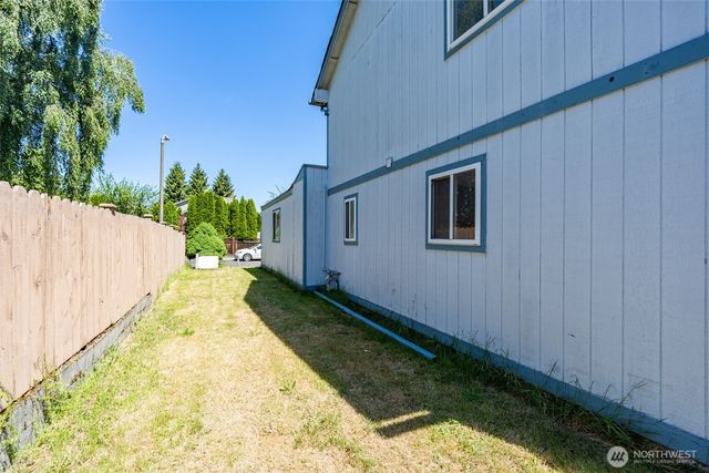 1204 31st St NE, Auburn, WA 98002