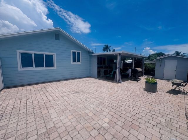 3718 COCONUT Road A, Palm Springs, FL 33461