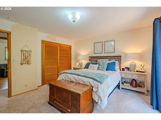 6210 Nw BERNIE Dr, Vancouver, WA 98663