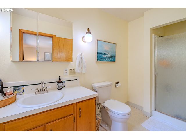 6210 Nw BERNIE Dr, Vancouver, WA 98663