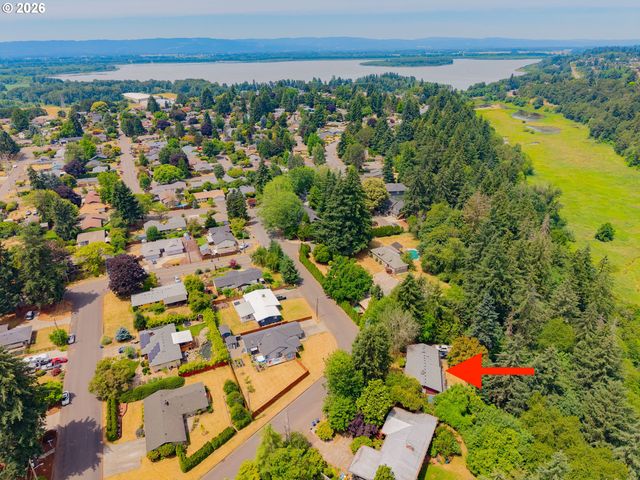 6210 Nw BERNIE Dr, Vancouver, WA 98663
