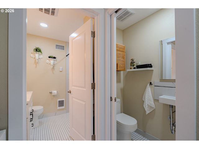 6210 Nw BERNIE Dr, Vancouver, WA 98663