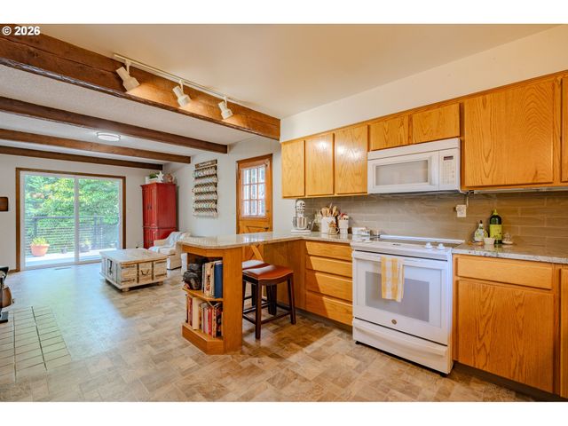 6210 Nw BERNIE Dr, Vancouver, WA 98663