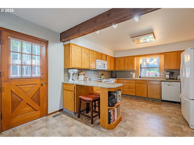 6210 Nw BERNIE Dr, Vancouver, WA 98663