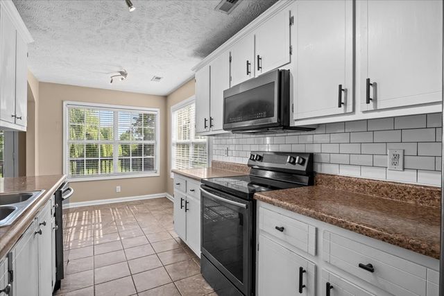 1613 Broad Cir, Clarksville, TN 37042
