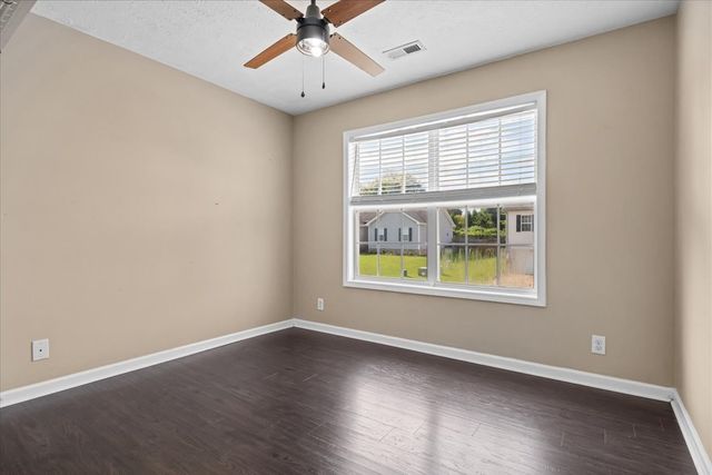 1613 Broad Cir, Clarksville, TN 37042