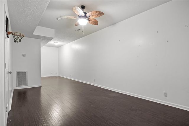 1613 Broad Cir, Clarksville, TN 37042