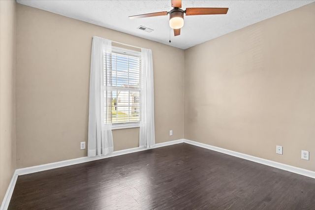 1613 Broad Cir, Clarksville, TN 37042