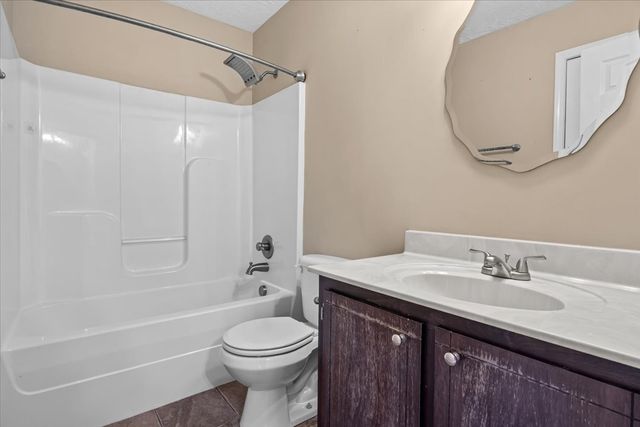 1613 Broad Cir, Clarksville, TN 37042