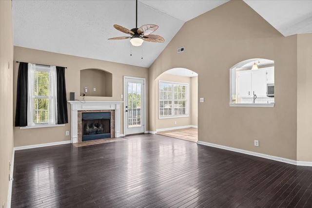 1613 Broad Cir, Clarksville, TN 37042