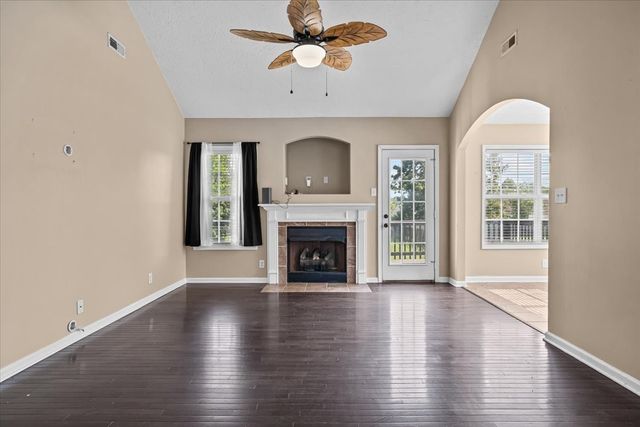 1613 Broad Cir, Clarksville, TN 37042