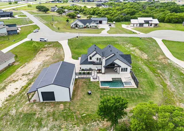 130 Nicholas Way, Decatur, TX 76234