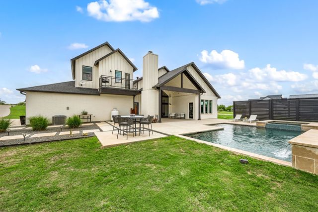 130 Nicholas Way, Decatur, TX 76234