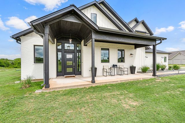 130 Nicholas Way, Decatur, TX 76234