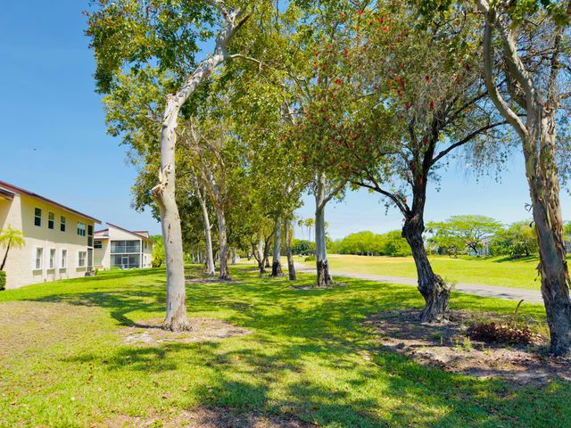 8765 Azalea Court 204, Tamarac, FL 33321
