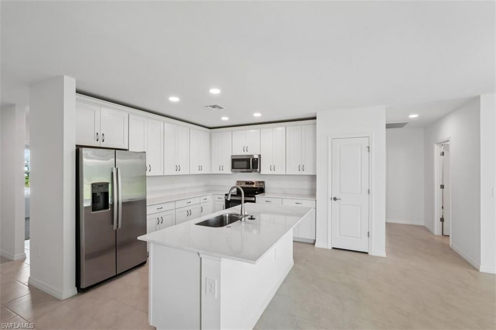 247 Lakeside Breeze WAY, LEHIGH ACRES, FL 33936 — photo 3