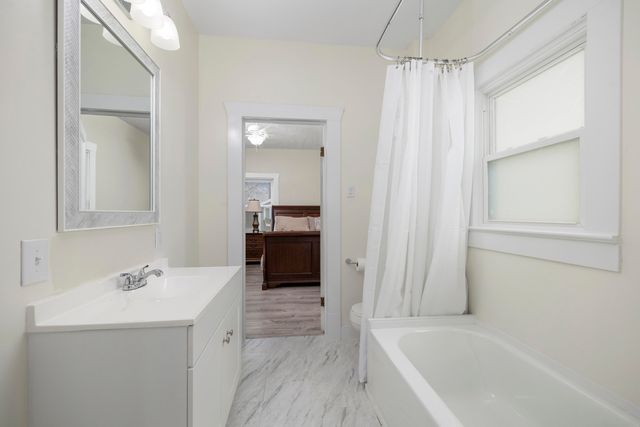 2111 N Rogers Avenue, Springfield, MO 65803