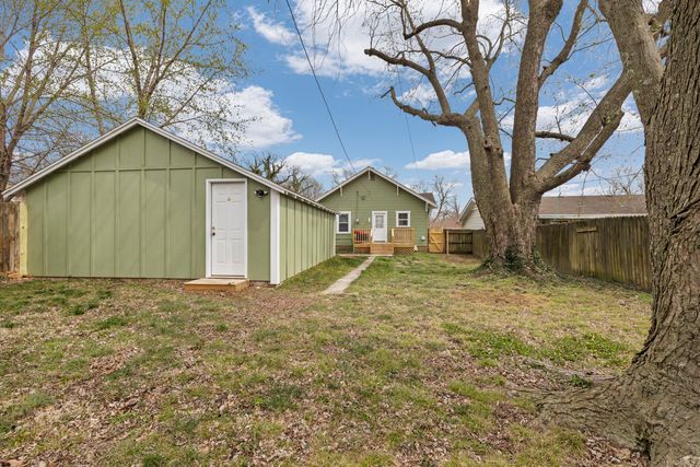 2111 N Rogers Avenue, Springfield, MO 65803