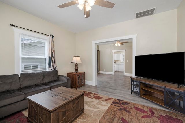 2111 N Rogers Avenue, Springfield, MO 65803