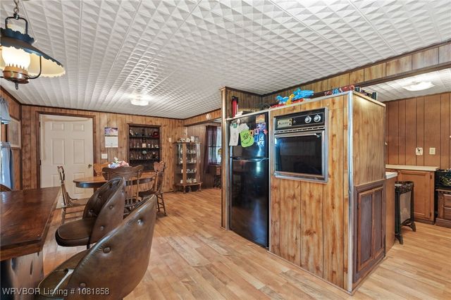 1101 W Taylor Drive, Sallisaw, OK 74955