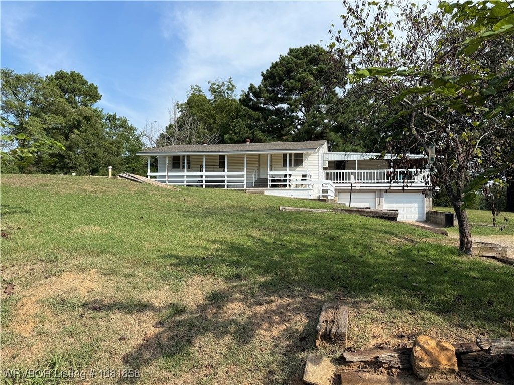 1101 W Taylor Drive, Sallisaw, OK 74955