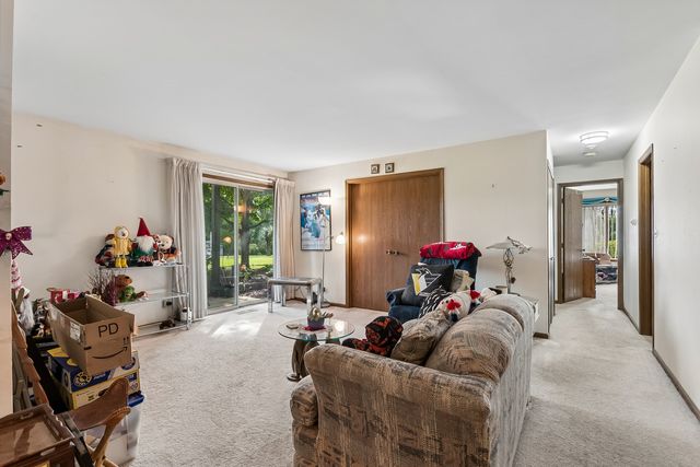 83 Midhurst Court 102A, Naperville, IL 60565