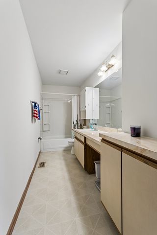 83 Midhurst Court 102A, Naperville, IL 60565