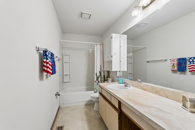 83 Midhurst Court 102A, Naperville, IL 60565