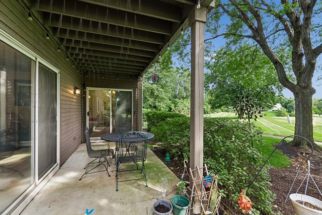 83 Midhurst Court 102A, Naperville, IL 60565